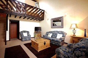 Safe på rommet, individuelt dekorert, individuelt innredet og skrivebord