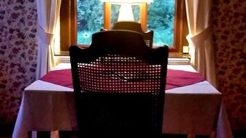 Daily English breakfast (GBP 9.95 per person)