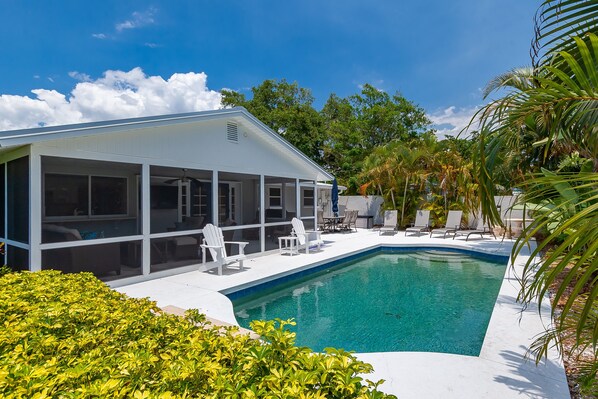 Outdoor pool, a heated pool