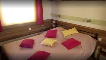 Mobil Karavan | Tempat tidur bayi gratis dan dapat diakses tamu berkursi roda