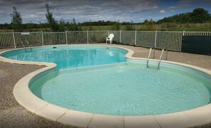 Piscine extérieure (ouverte en saison)