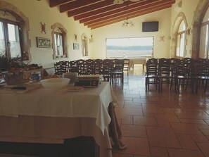 Tägliches inbegriffenes großes Frühstück