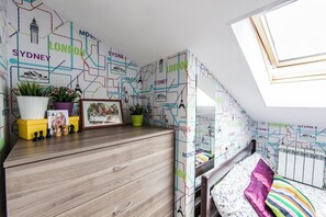 Economy Double Room - WonderHostel on Nevsky (St. Petersburg)