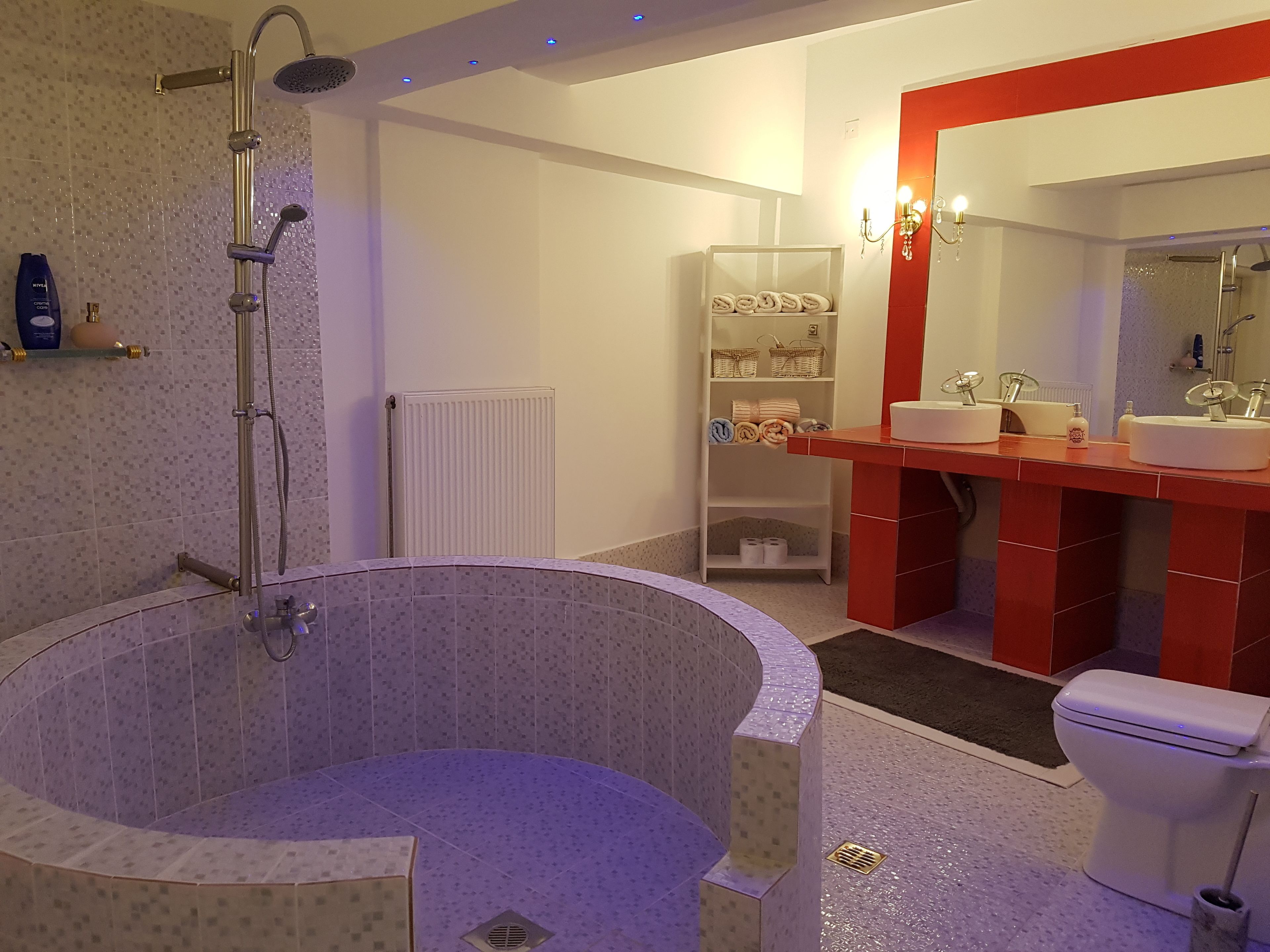 Luxury Apartment, Multiple Beds, Courtyard View | Bathroom | Shower, hair dryer, towels, soap