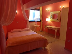 Individually decorated, individually furnished, soundproofing - The golden brown luxury guesthouse (Kalabaka)