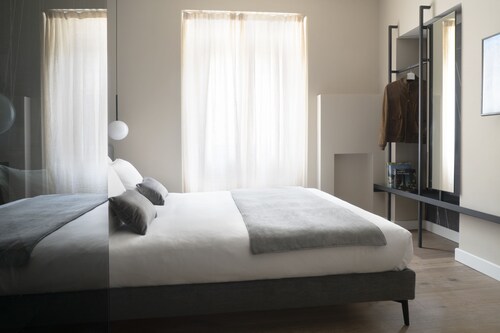 Della Spiga Suites by Brera Apartments