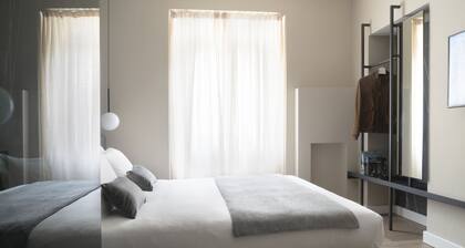 Della Spiga Suites by Brera Apartments