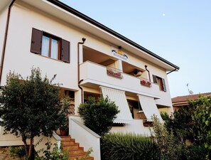 บริเวณภายนอก