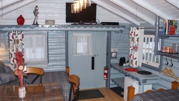 Habitación cuádruple familiar (F) | 1 habitación, decoración personalizada, cortinas blackout y wifi gratis