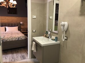 Chambre Triple Premium, salle de bains attenante (Deluxe) | Divers