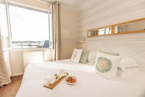 3 bedrooms, in-room safe, blackout drapes, iron/ironing board