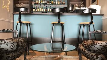 Bar (in der Unterkunft)