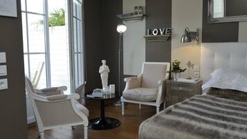 In-room safe, blackout curtains, iron/ironing board, free WiFi