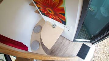 1 habitación, cortinas blackout, insonorización y wifi gratis