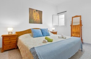 1 chambre, fer et planche à repasser, Wi-Fi gratuit, draps fournis