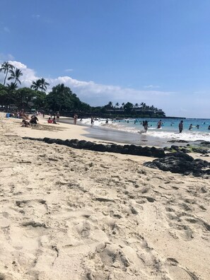 Beach nearby, sun-loungers, beach towels