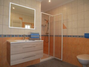 Handtücher, Seife, Toilettenpapier