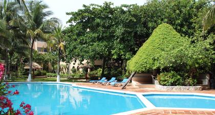 Lovely Luxury Home Near the Beach, 10 ppl