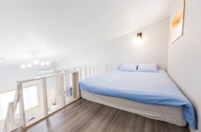 A quiet space where you can feel the east of Jeju Island