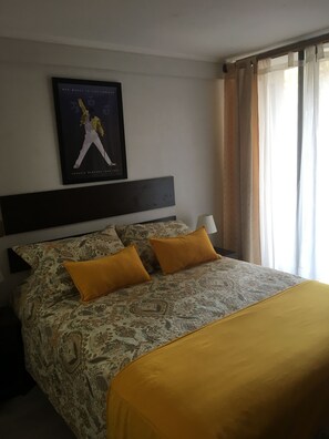 1 bedroom, free WiFi, bed sheets - Bohemian house Rhapsody (Santiago)