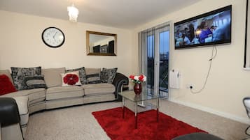 House, 4 Bedrooms | Living area | Flat-screen TV