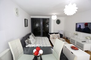 Appartement, 2 slaapkamers | Dineren op de kamer