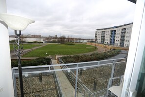 Apartment, 2 Bedrooms | Balcony view - 2 Beds Riverview Tideslea Apartment (London)