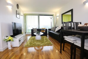 Apartment, 2 Bedrooms | Living area