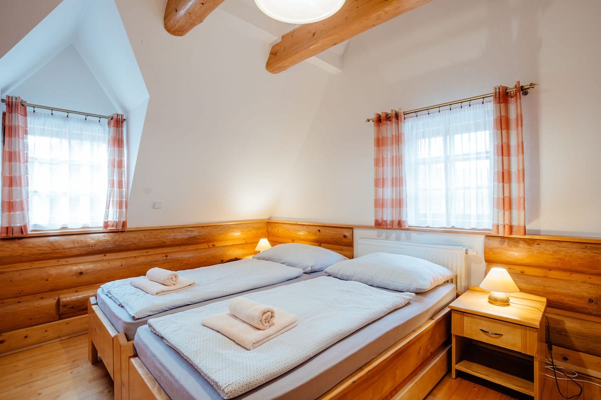 1 bedroom, free cots/infant beds, free WiFi, bed sheets