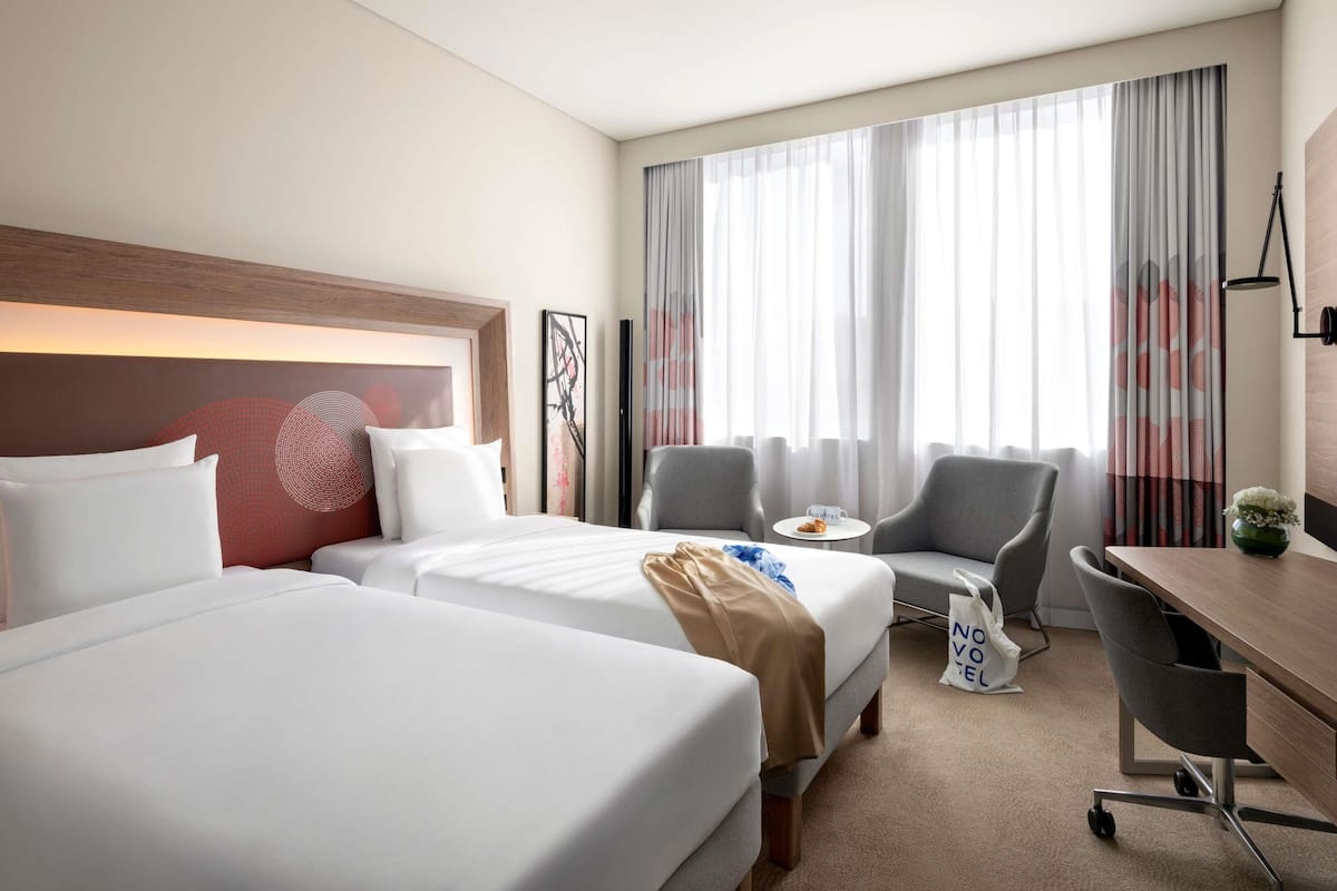 Superior Twin Room, 2 Single Beds | 1 bedroom, minibar, in-room safe, individually furnished