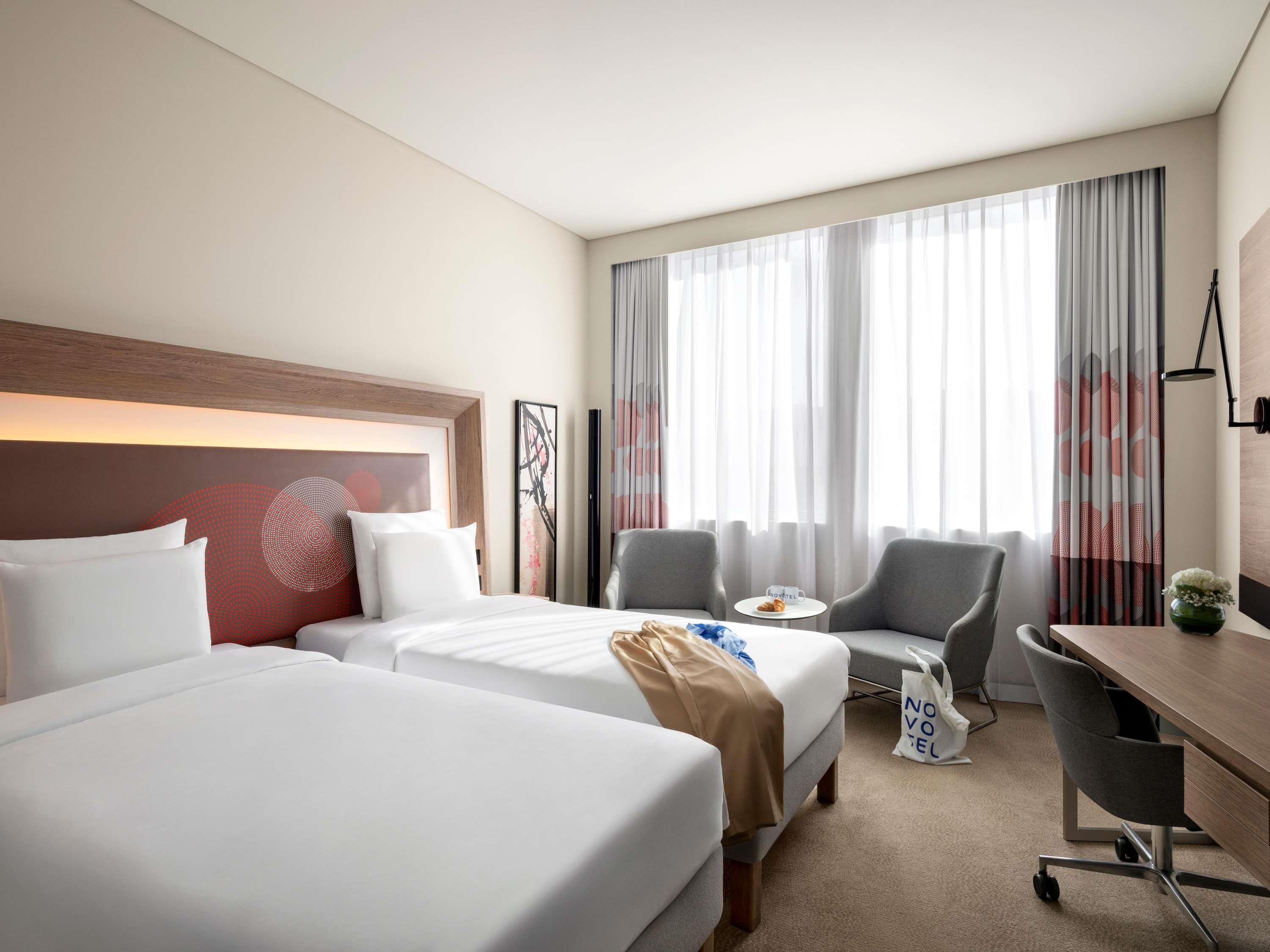 Superior Twin Room, 2 Single Beds | 1 bedroom, minibar, in-room safe, individually furnished