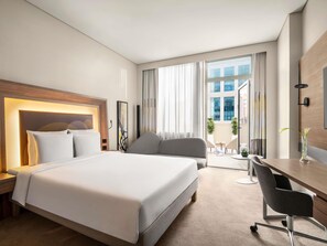 Dobbeltrom – deluxe, 1 dobbeltseng med sovesofa, balkong | 1 soverom, minibar, safe på rommet og individuelt innredet