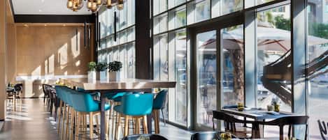 Breakfast, lunch, dinner served; pool views