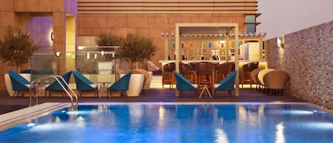 2 bares o lounges, bar junto a la alberca