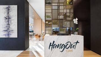 Petit déjeuner buffet (70 AED par personne)