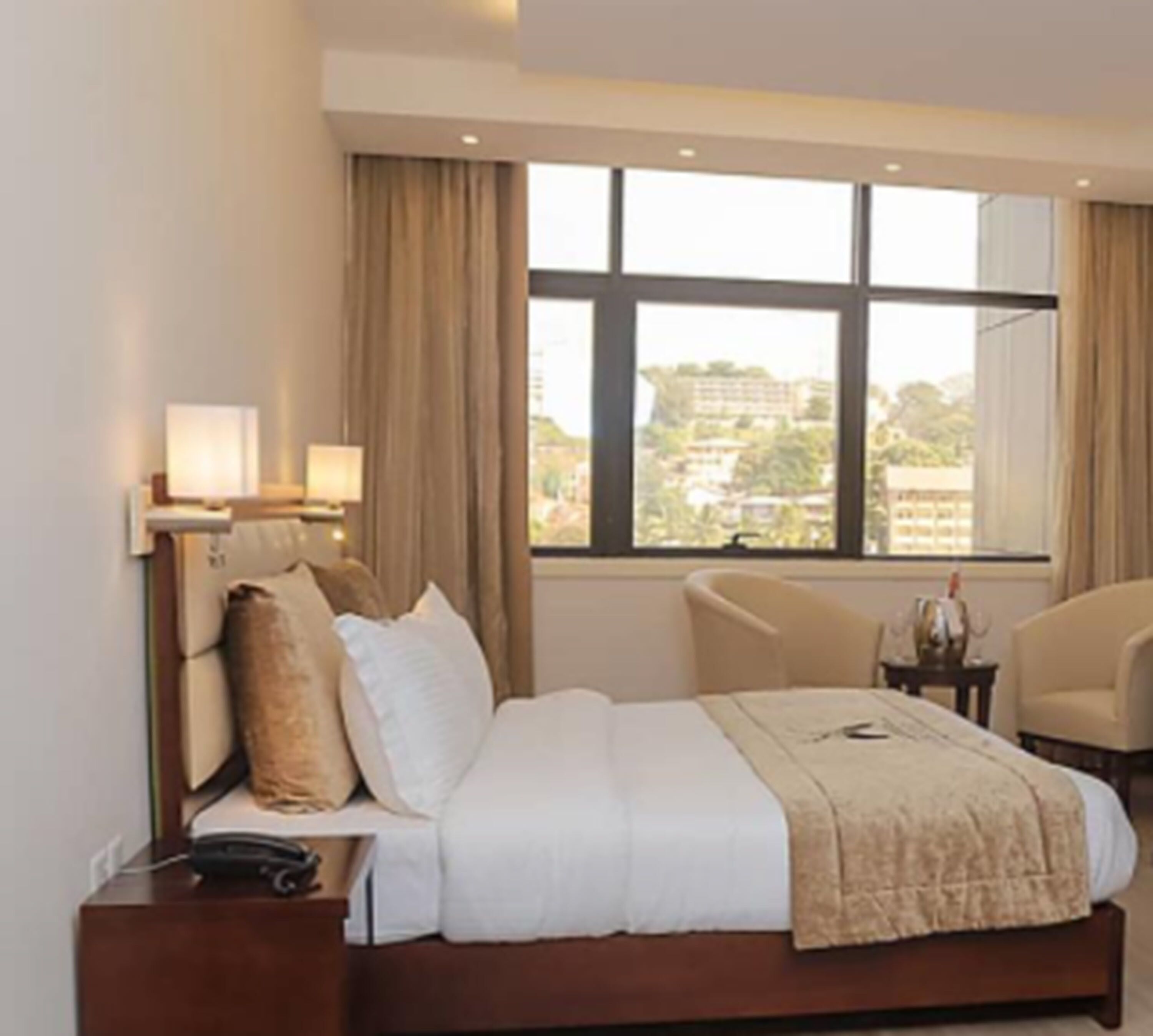 business suite, sea view | minibar, in-room safe, individually furnished, desk