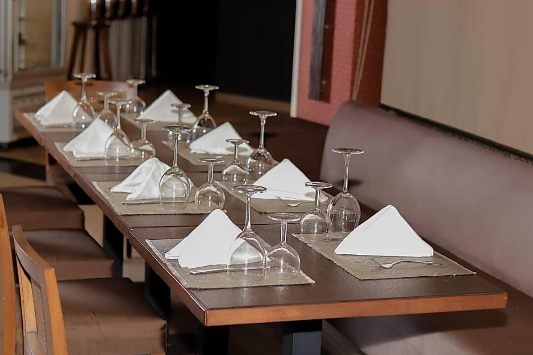 lunch, dinner served; local and international cuisine, sea views