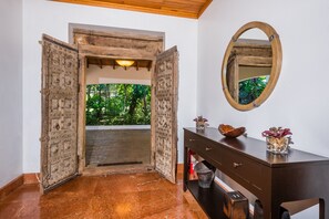 Interior detail - Blue Jewel Oceanfront Private Villa (Tamarindo)