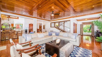 Exclusive Villa, Non Smoking | Living area