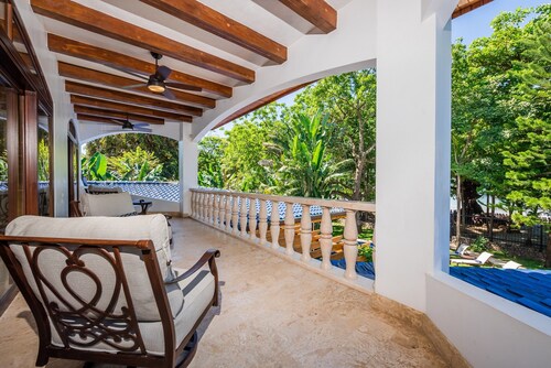 Blue Jewel Oceanfront Private Villa