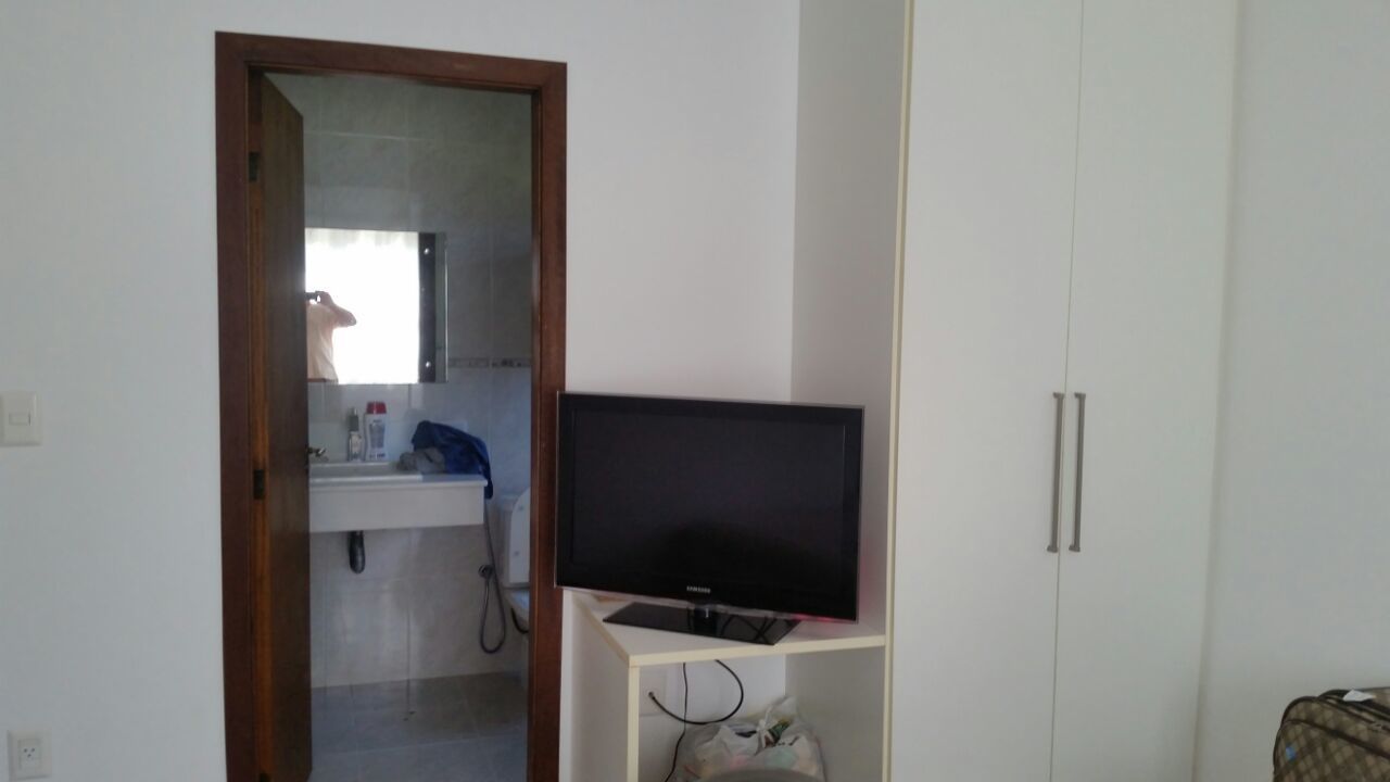 Cofres nos quartos, ferros/tábuas de passar roupa, Wi-Fi de cortesia