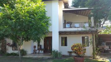 Fachada da propriedade