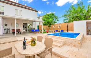 Outdoor dining - Nice apartment in Metkovic (Metkovic)