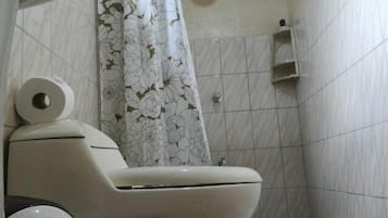 Cabin, 1 Queen Bed | Bathroom