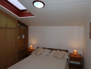 2 bedrooms, free internet