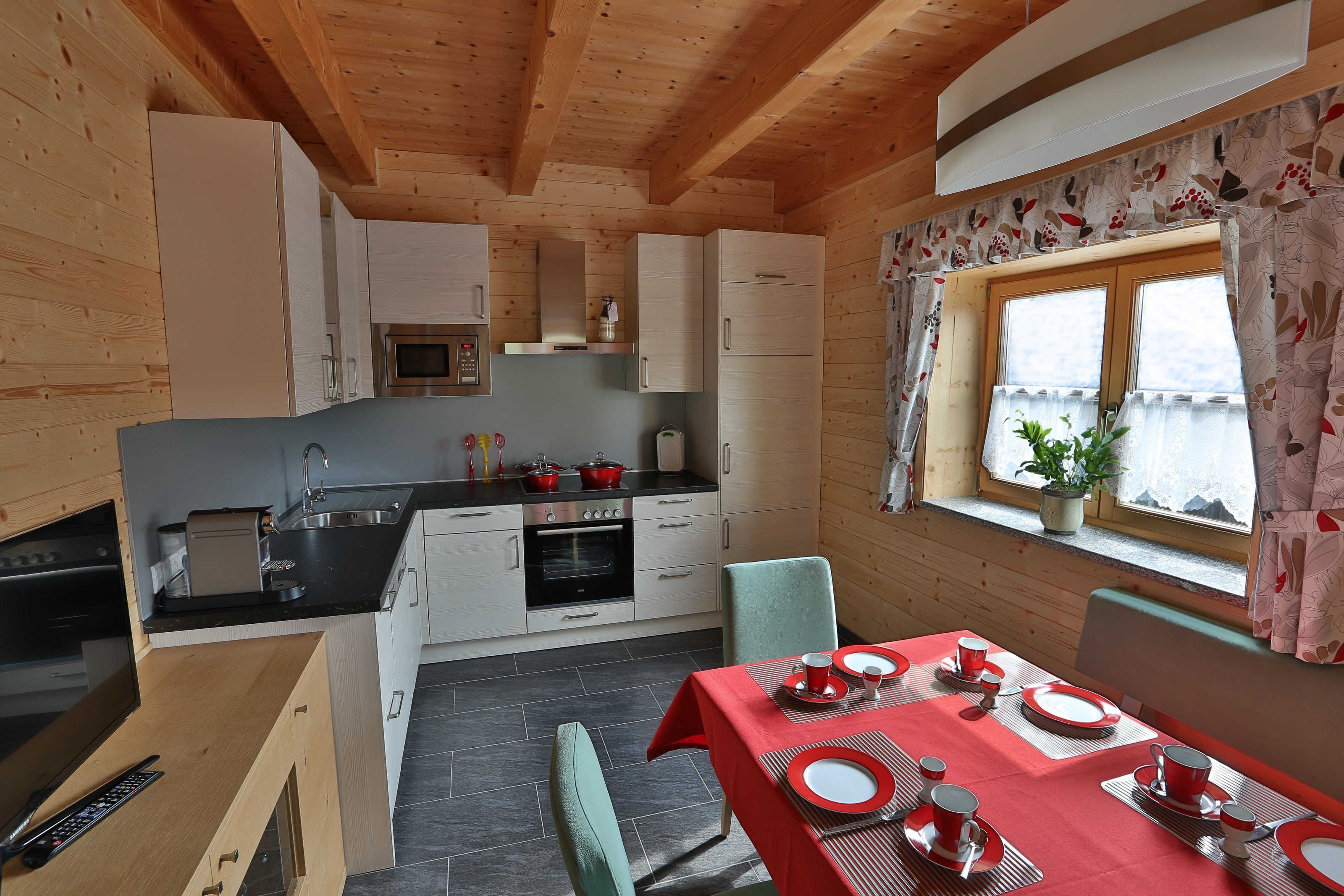 Kühlschrank, Mikrowelle, Ofen, Geschirrspüler