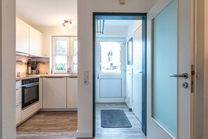 Unclassified image, 5 of 27, button