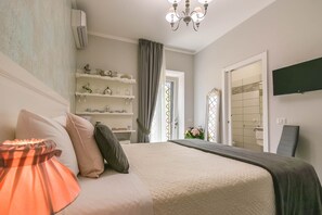 双人房 | 意大利 Frette 床单、高档床上用品、迷你吧、特色家居