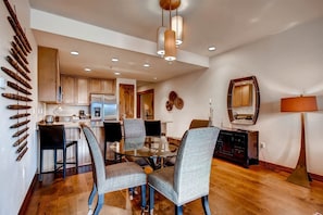 In-room dining - 1 Bedroom Ski in, Ski Out Mountain Vacation Rental Just Steps from the Snowflake Ski Lift (Breckenridge)