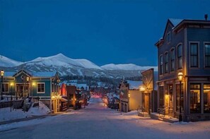 Exterior - Luxury 3 Bedroom Ski in, Ski Out Mountain Vacation Rental Just Steps from the Snowflake Ski Lift (Breckenridge)